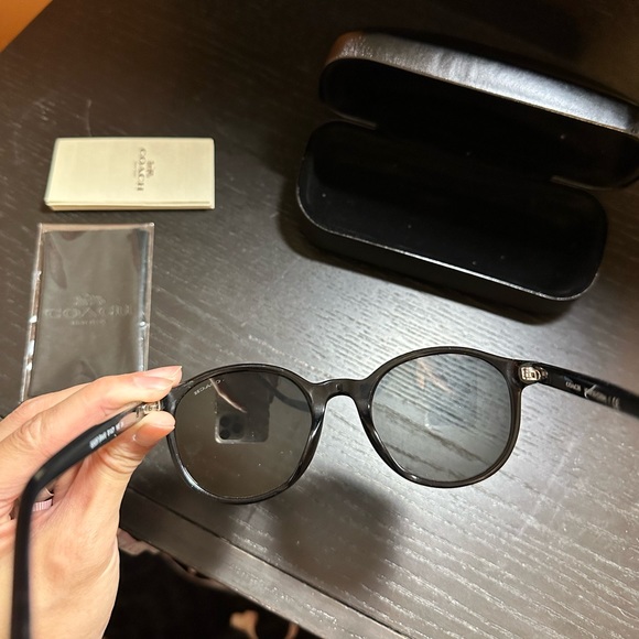 NEW Coach 8312U C2094 Sunglasses 500287 Black 100% AUTHENTIC NIB - Picture 3 of 8